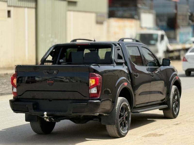 2022 Nissan Navara thumbnail 6