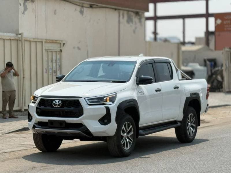 2022 Toyota Hilux thumbnail 6