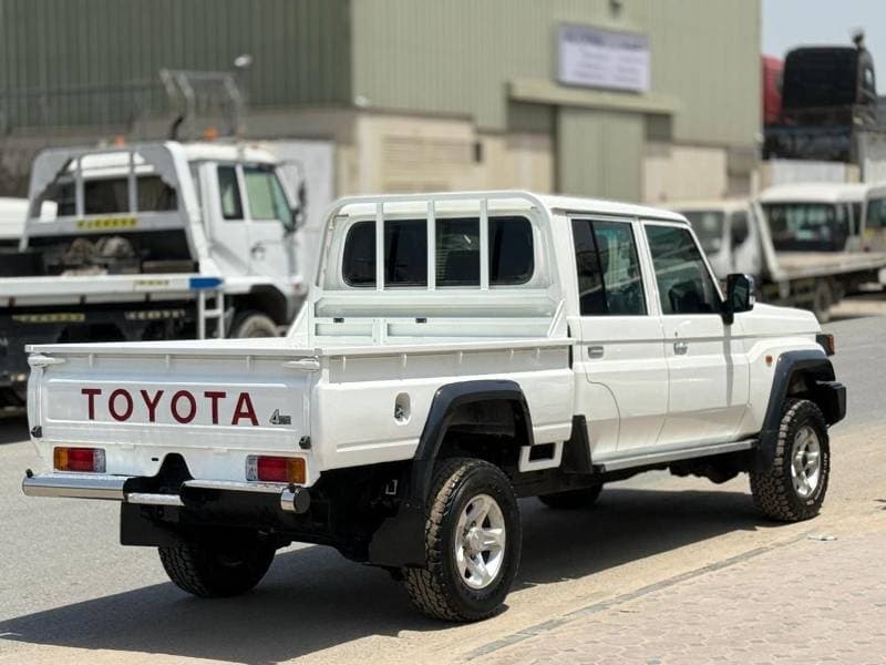 2024 Toyota Land Cruiser thumbnail 6