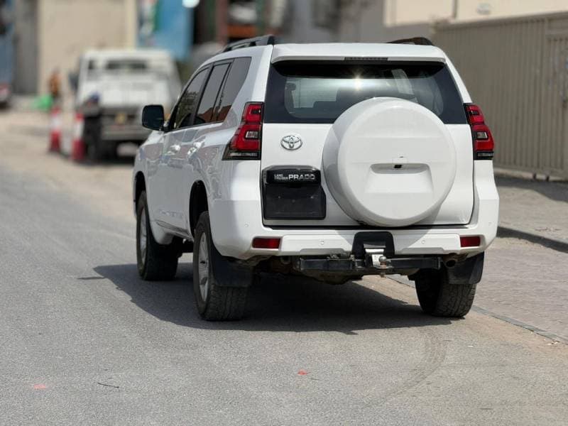 2018 Toyota Prado thumbnail 5