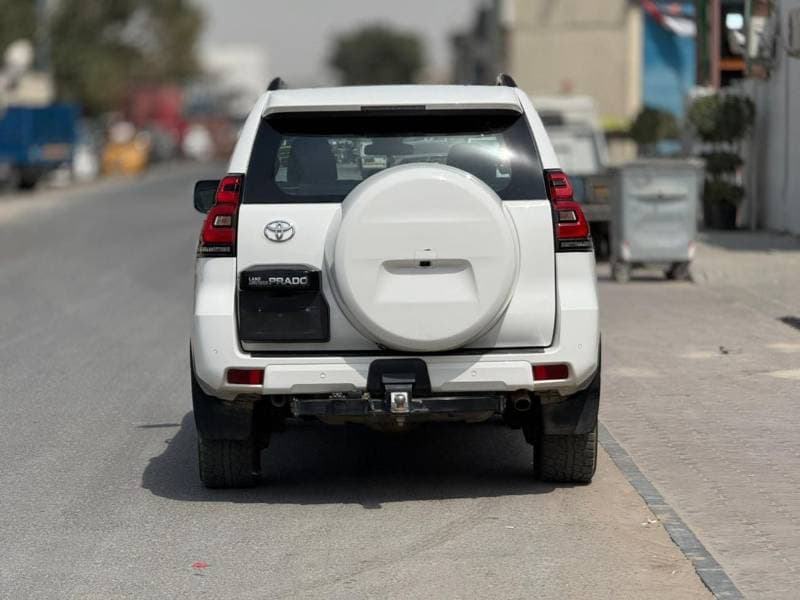 2018 Toyota Prado thumbnail 4