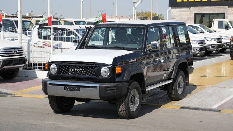 2025 Toyota Land Cruiser 70 LC76 LX thumbnail 3