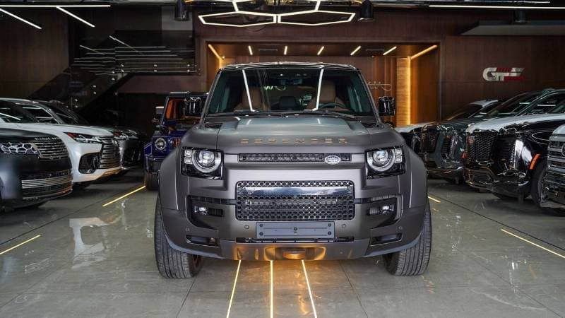 2025 Land Rover Defender octa