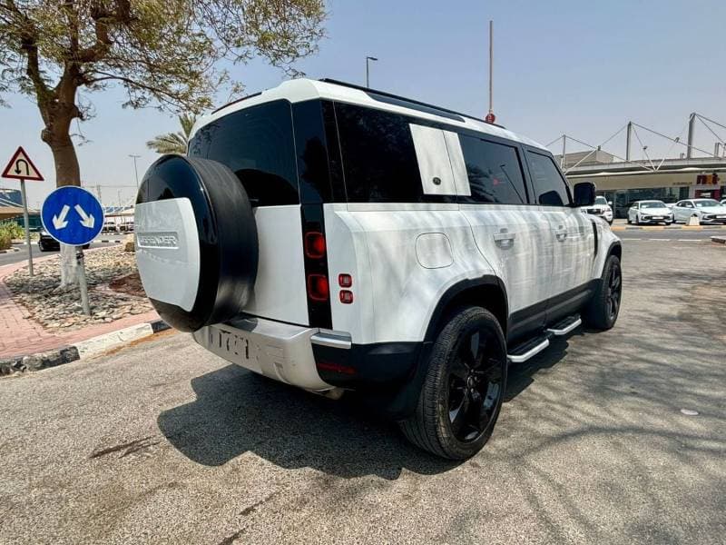 2024 Land Rover Defender 110 HSE P400 thumbnail 5