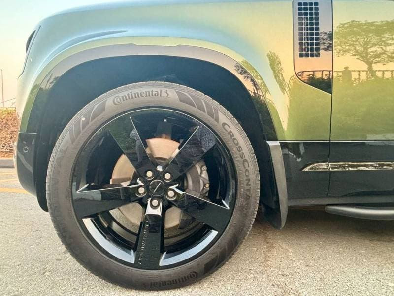 2026 Land Rover Defender 110 X DYNAMIC HSE P400 thumbnail 7