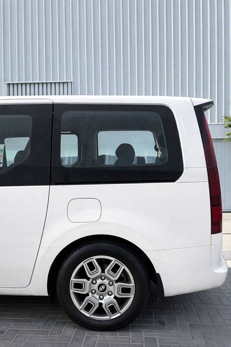 2025 Hyundai Staria COMFORT thumbnail 4