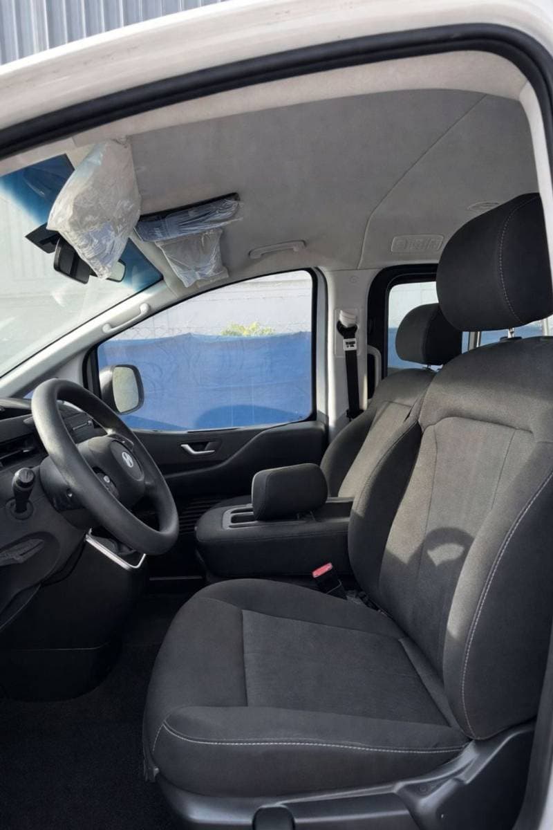 2025 Hyundai Staria COMFORT thumbnail 7