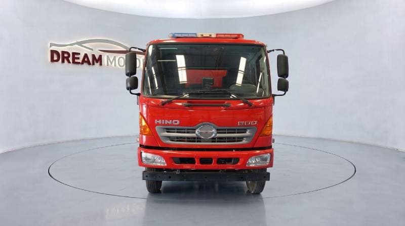 2025 Hino 500 thumbnail 2