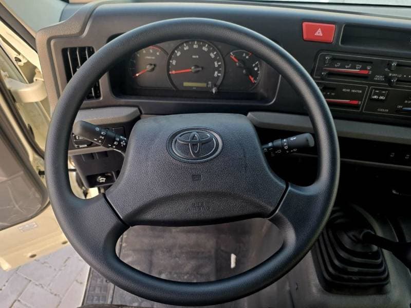 2026 Toyota Coaster thumbnail 7