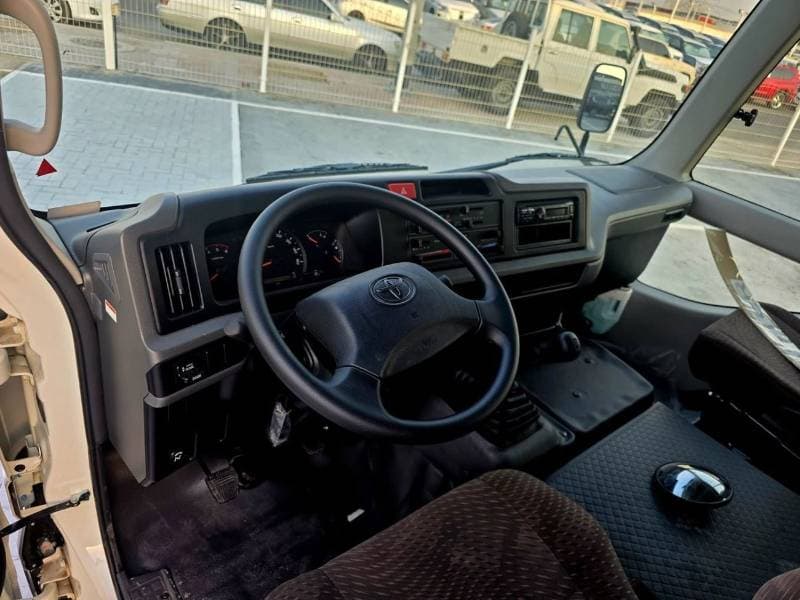 2026 Toyota Coaster thumbnail 6