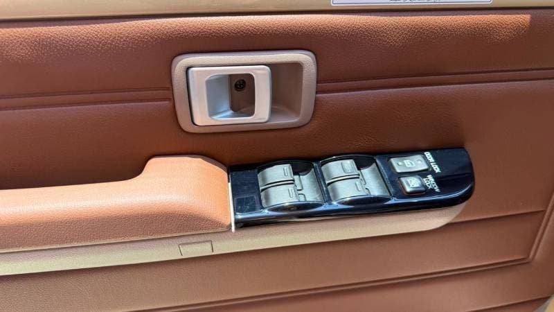2025 Toyota Land Cruiser Pickup 70 thumbnail 7