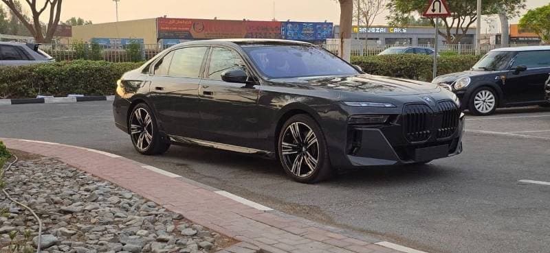2026 BMW 735i MASTERCLASS M SPORT PACKAGE thumbnail 2