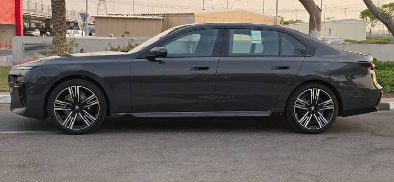 2026 BMW 735i MASTERCLASS M SPORT PACKAGE thumbnail 5