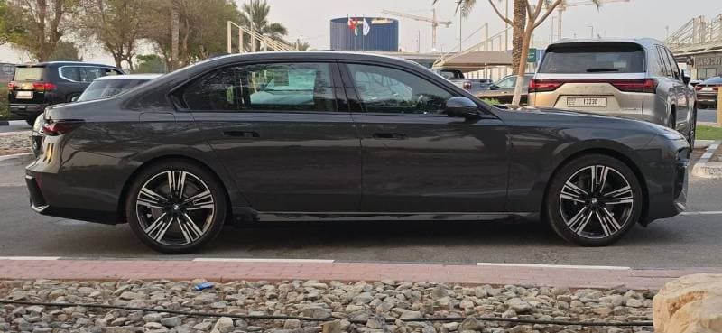 2026 BMW 735i MASTERCLASS M SPORT PACKAGE thumbnail 4