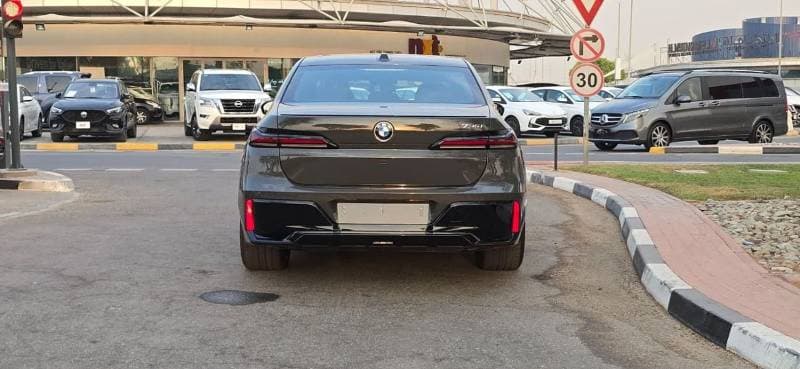 2026 BMW 735i MASTERCLASS M SPORT PACKAGE thumbnail 6