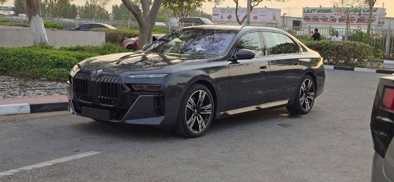 2026 BMW 735i MASTERCLASS M SPORT PACKAGE thumbnail 3