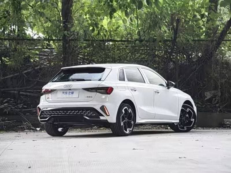 2026 Audi A3 35 TFSI ADVANCED thumbnail 2