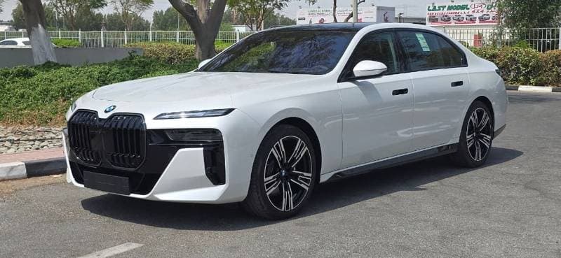 2026 BMW 735i BMW 735i thumbnail 3