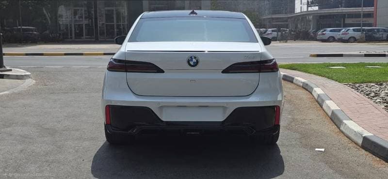 2026 BMW 735i BMW 735i thumbnail 5