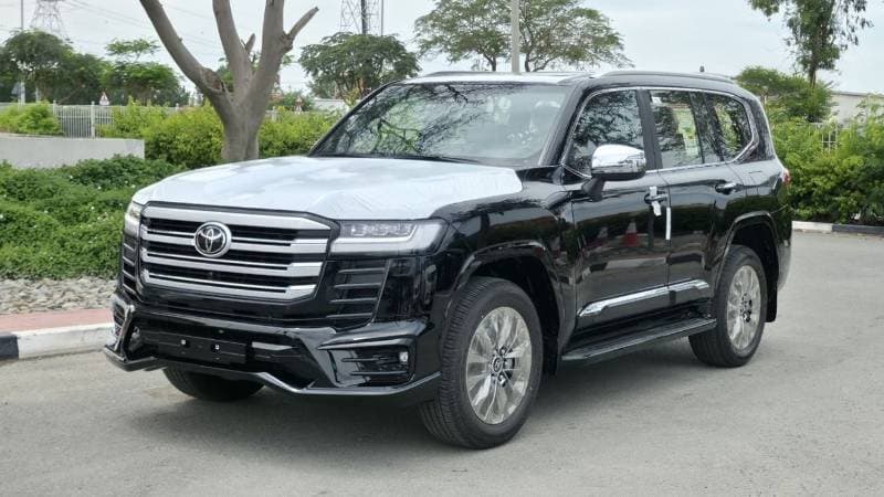 2026 Toyota Land Cruiser VXR thumbnail 3