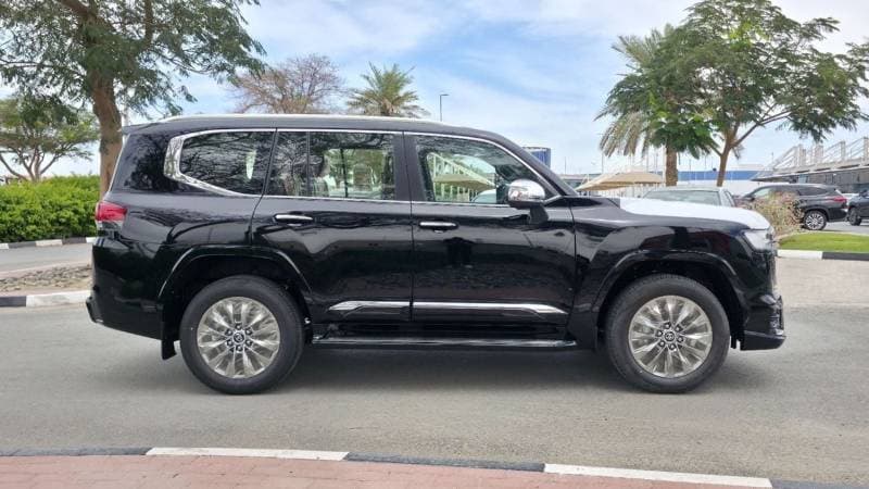 2026 Toyota Land Cruiser VXR thumbnail 4