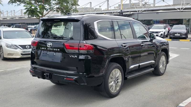 2026 Toyota Land Cruiser VXR thumbnail 6