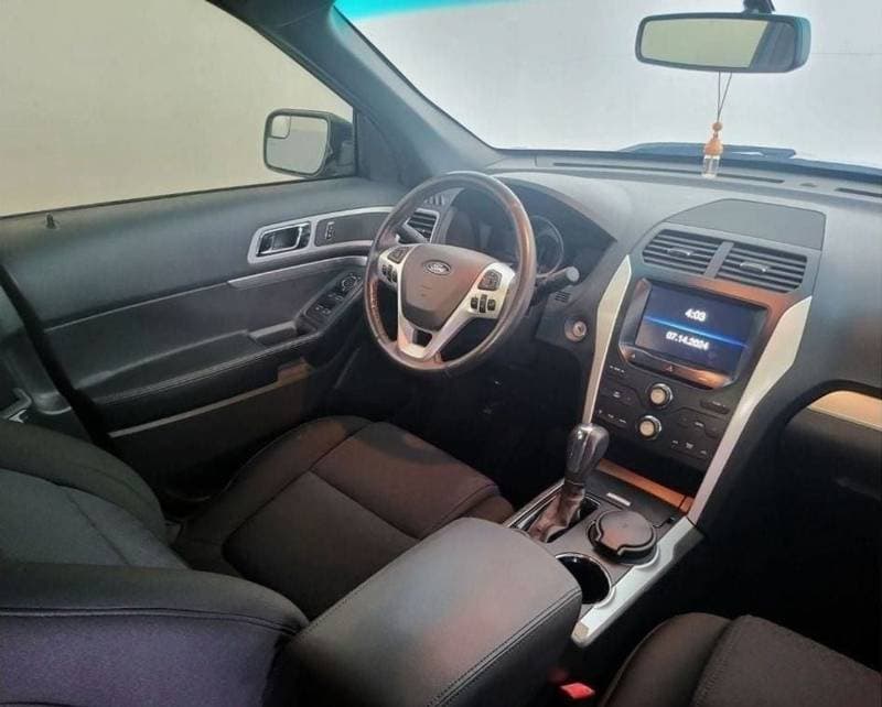 2014 Ford Explorer XLT thumbnail 4