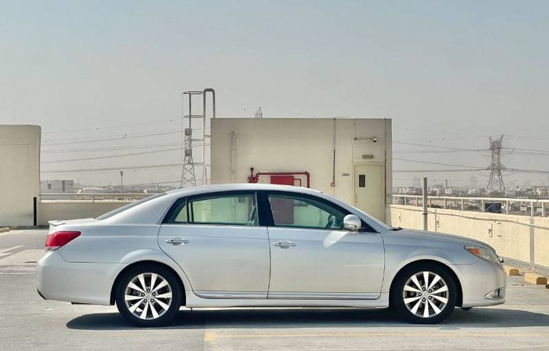 2012 Toyota Avalon LIMITED thumbnail 3
