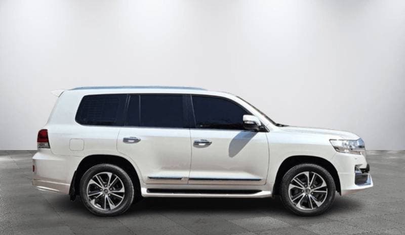 2020 Toyota Land Cruiser VXR thumbnail 3