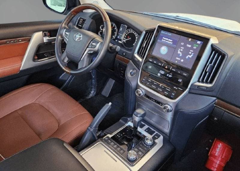 2020 Toyota Land Cruiser VXR thumbnail 6
