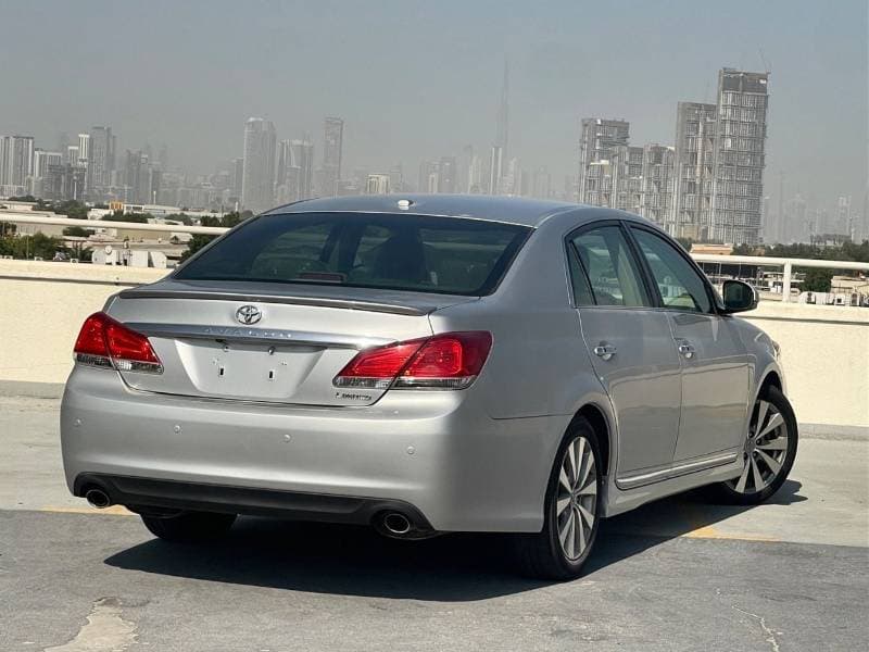 2012 Toyota Avalon LIMITED thumbnail 4
