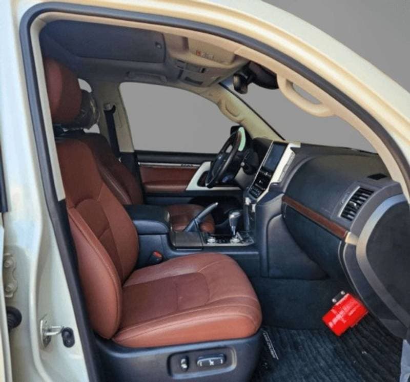 2020 Toyota Land Cruiser VXR thumbnail 8