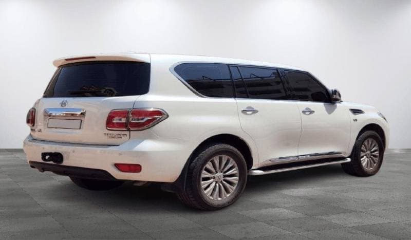 2017 Nissan Patrol LE T2 TITANIUM thumbnail 4