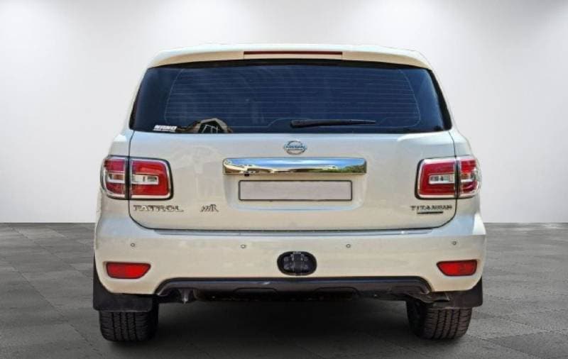2017 Nissan Patrol LE T2 TITANIUM thumbnail 5
