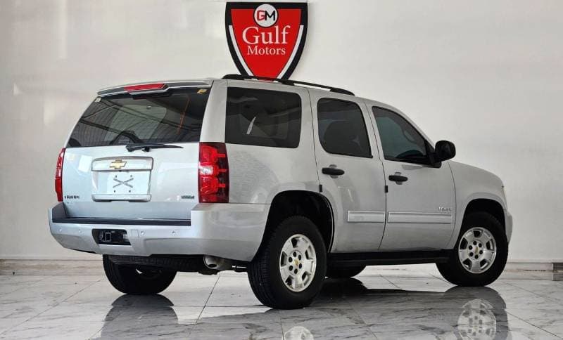 2011 Chevrolet Tahoe LS thumbnail 4