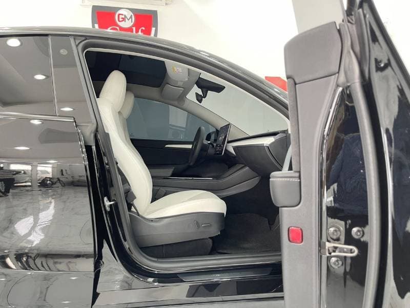 2023 Tesla Model Y LONG RANGE thumbnail 6