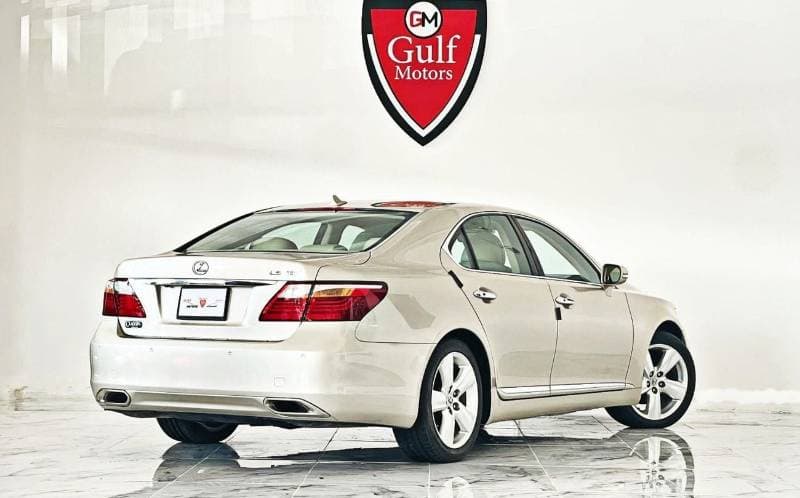 2011 Lexus LS460 LWB 5ST thumbnail 4