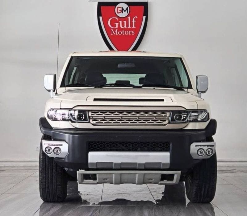 2012 Toyota FJ Cruiser BASE thumbnail 2