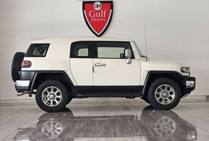 2012 Toyota FJ Cruiser BASE thumbnail 3