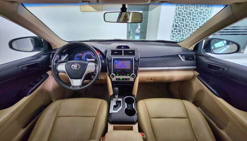 2014 Toyota Camry SE thumbnail 7