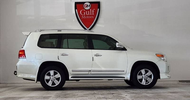 2015 Toyota Land Cruiser VXR thumbnail 3