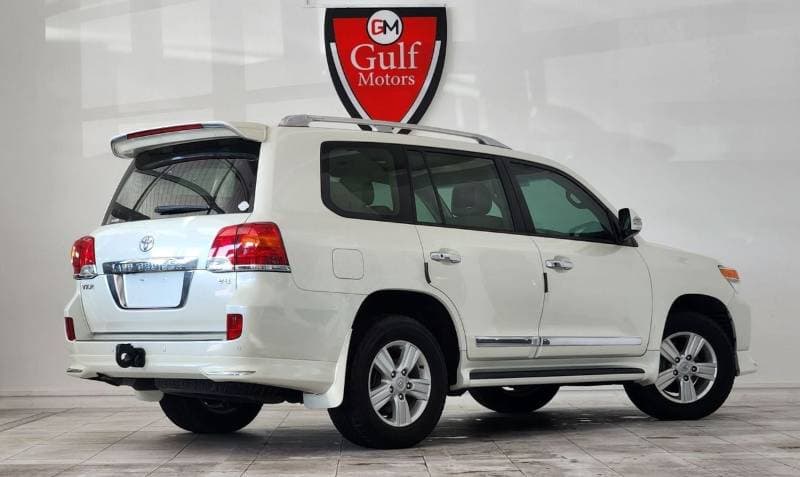 2015 Toyota Land Cruiser VXR thumbnail 4
