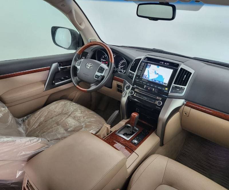2015 Toyota Land Cruiser VXR thumbnail 7