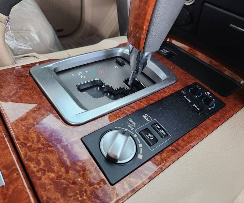 2015 Toyota Land Cruiser VXR thumbnail 8