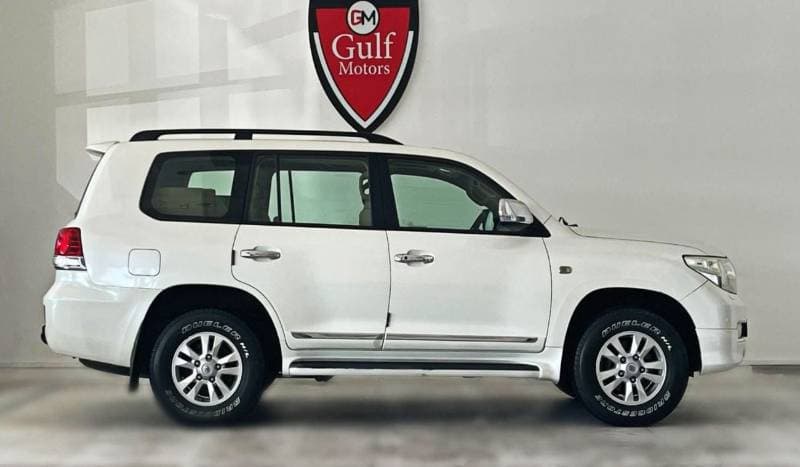 2010 Toyota Land Cruiser GXR thumbnail 3