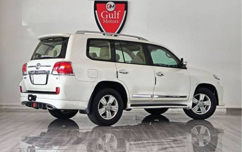 2015 Toyota Land Cruiser GXR thumbnail 4