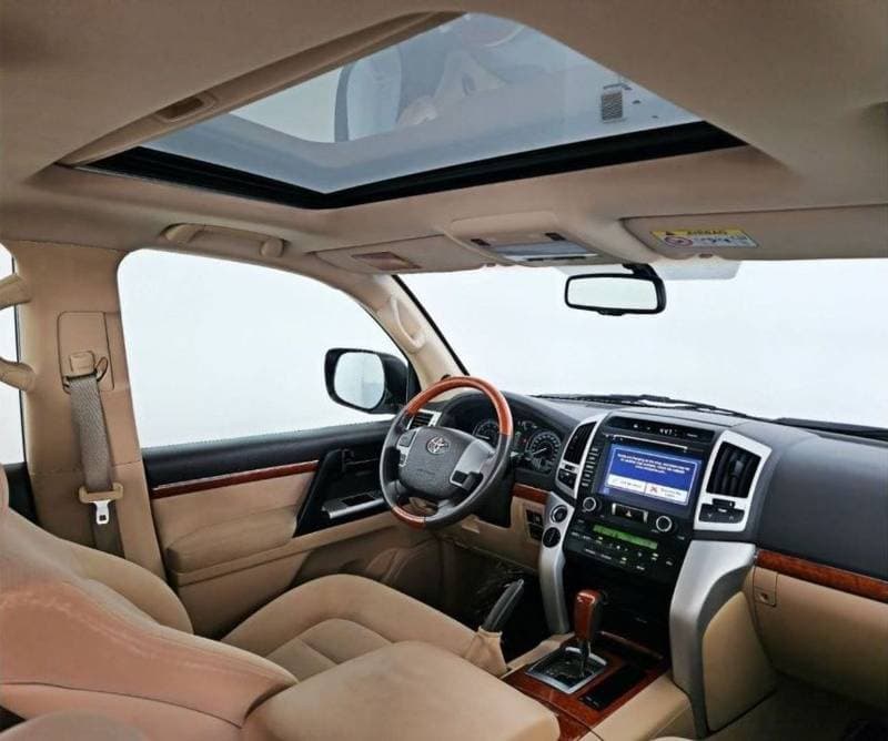 2015 Toyota Land Cruiser GXR thumbnail 7