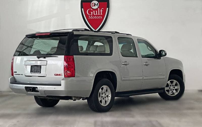 2010 GMC Yukon SLT thumbnail 4
