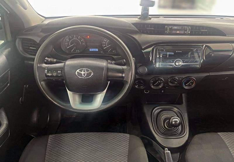 2018 Toyota Hilux GL thumbnail 5