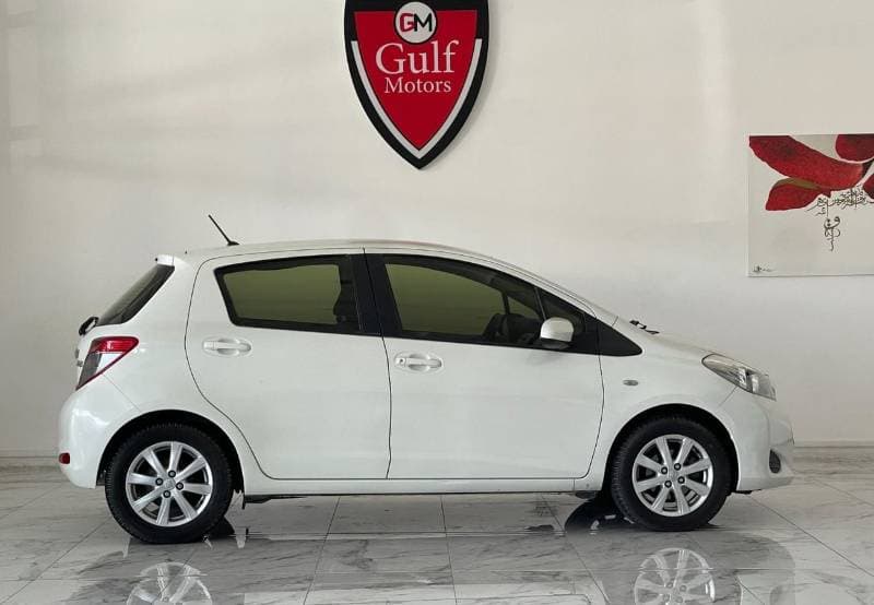 2013 Toyota Yaris BASE thumbnail 3